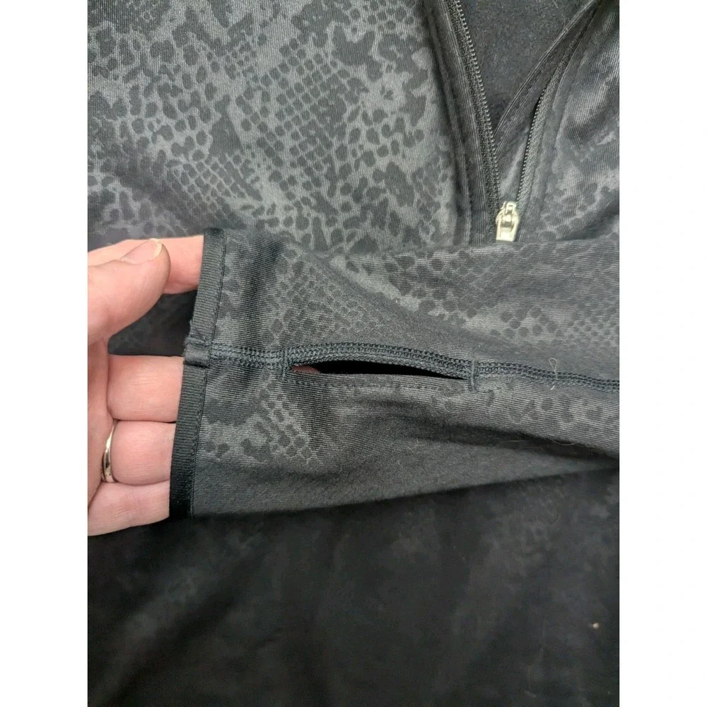 Nike Pro Womens M Pullover BLack Half‎ Zip Embossed Snake Vixen Running Workout
